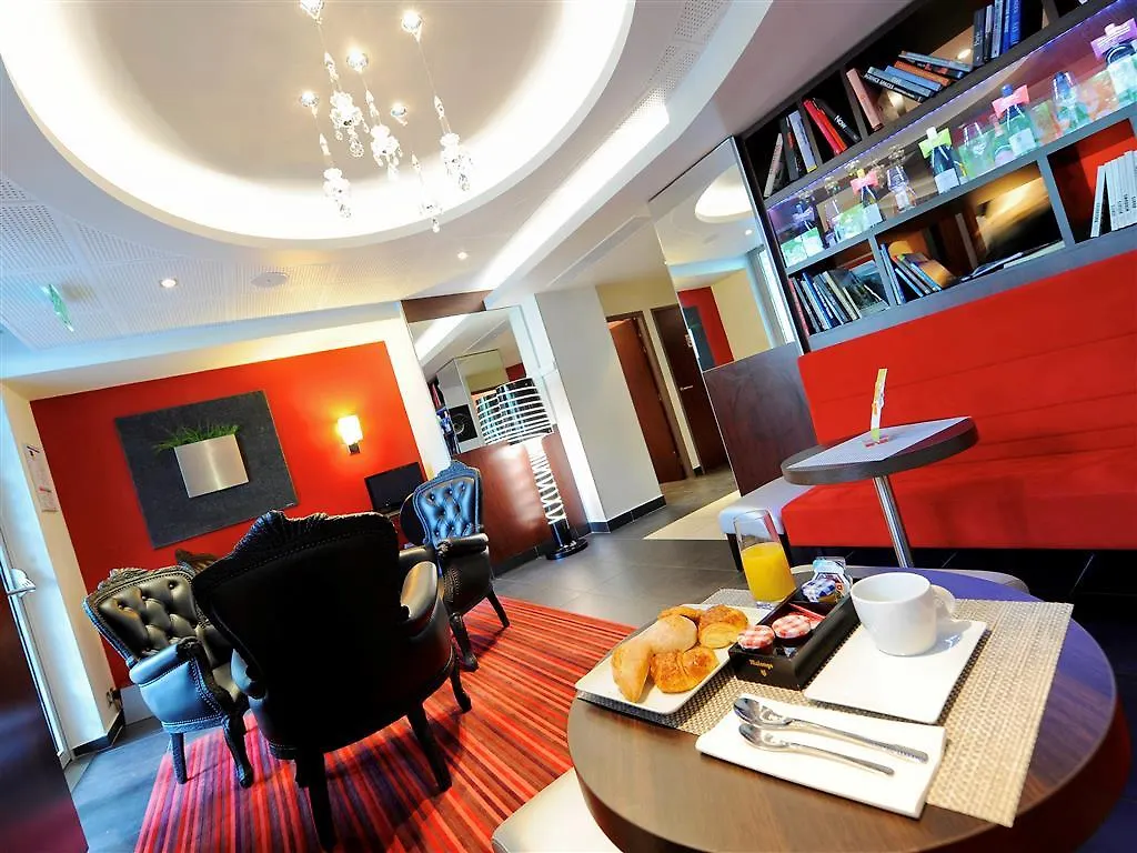 Hotell Mercure Tour Eiffel Pont Mirabeau 4*