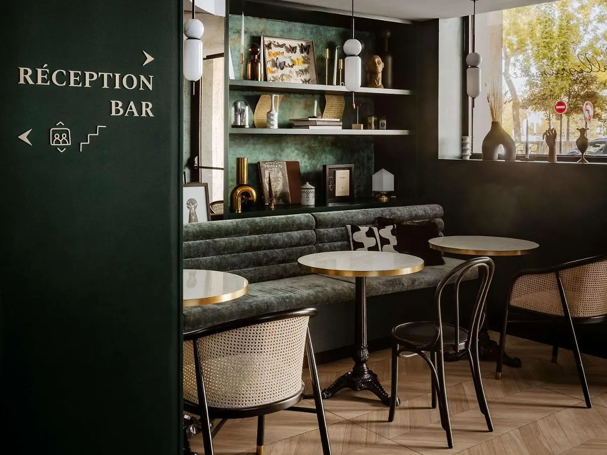 Mercure Tour Eiffel Pont Mirabeau Hotel 4*