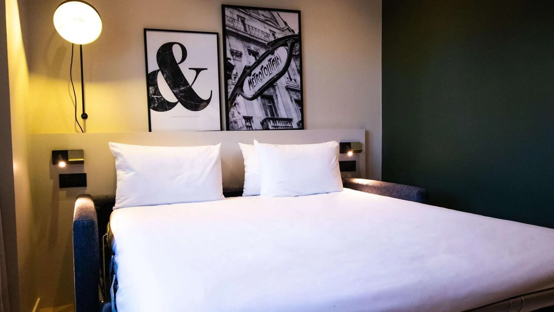 Hotel Mercure Tour Eiffel Pont Mirabeau 4*
