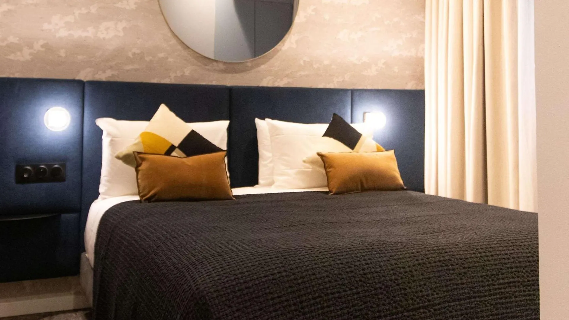 Mercure Tour Eiffel Pont Mirabeau Paris