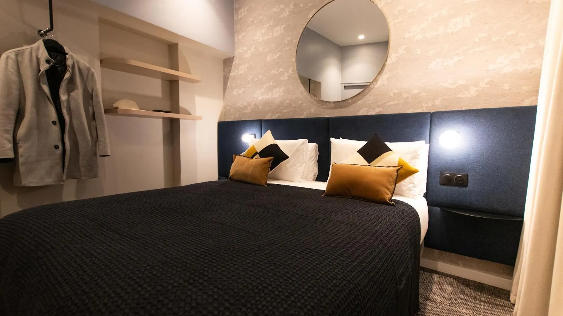 Hotel Mercure Tour Eiffel Pont Mirabeau 4*