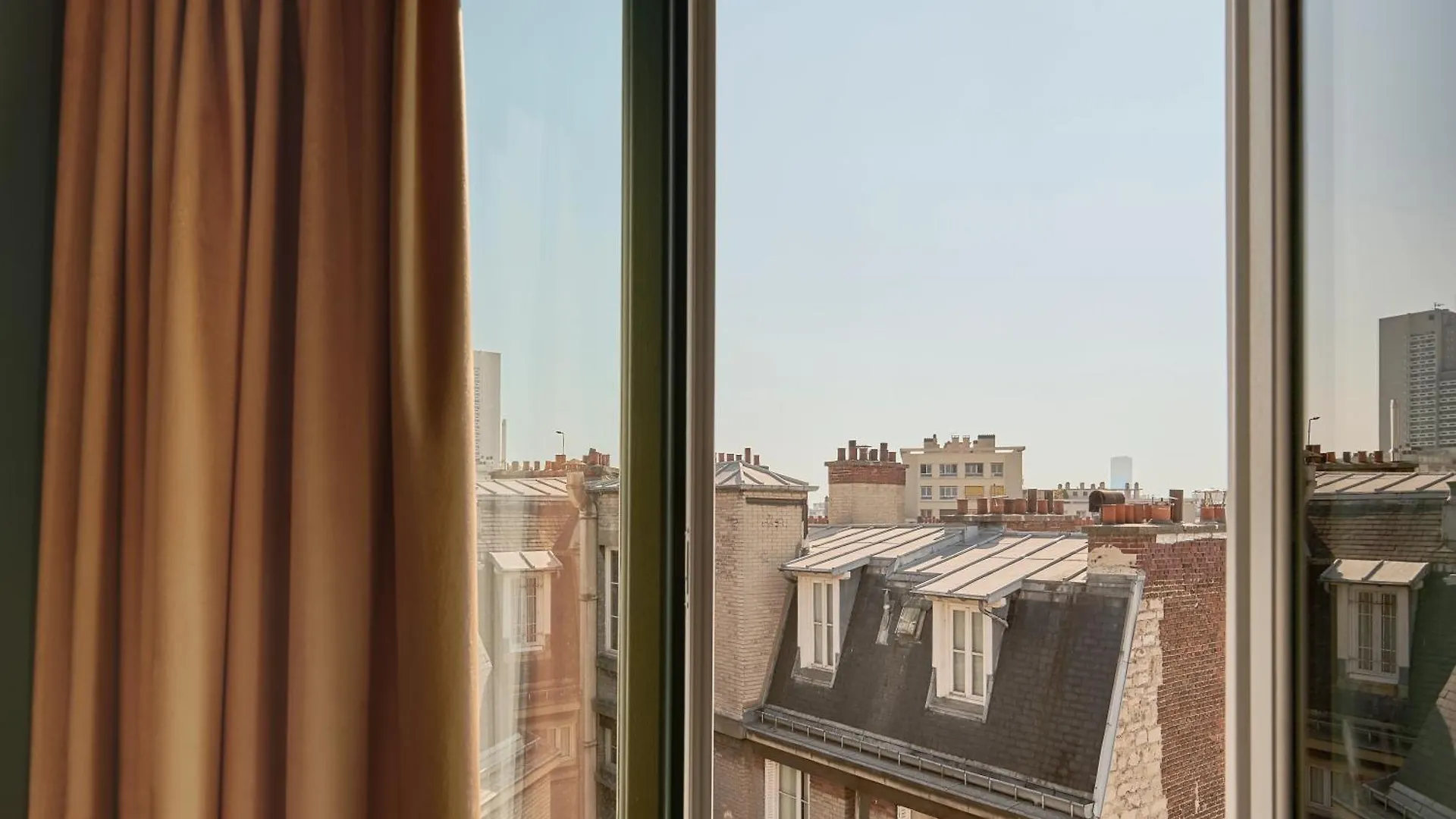 Hotel Mercure Tour Eiffel Pont Mirabeau 4*