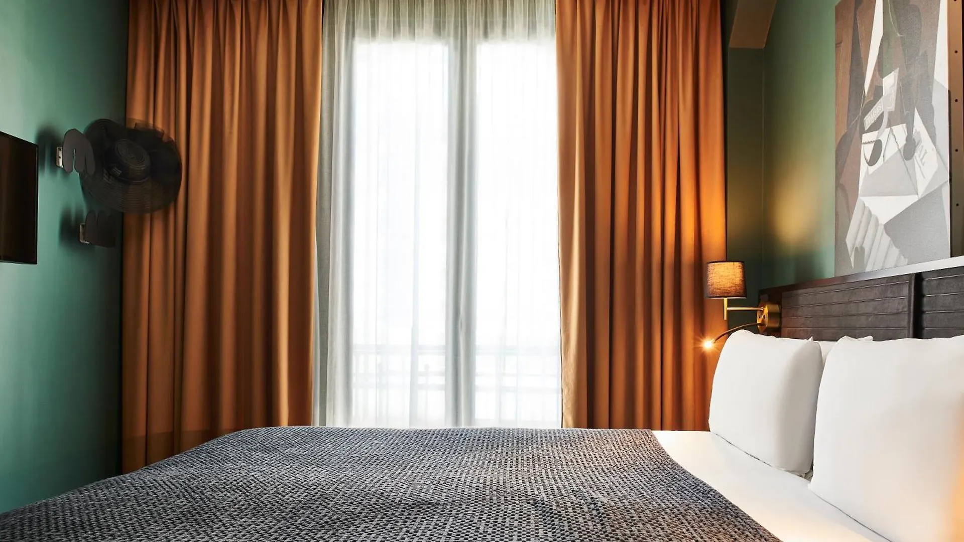 Hotel Mercure Tour Eiffel Pont Mirabeau 4*